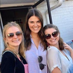 Meet your Posher, Claudia